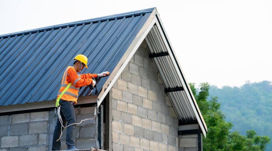 Professional gutter cleaning in Ellston, IA
